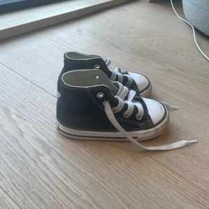 Kids converse black size 6